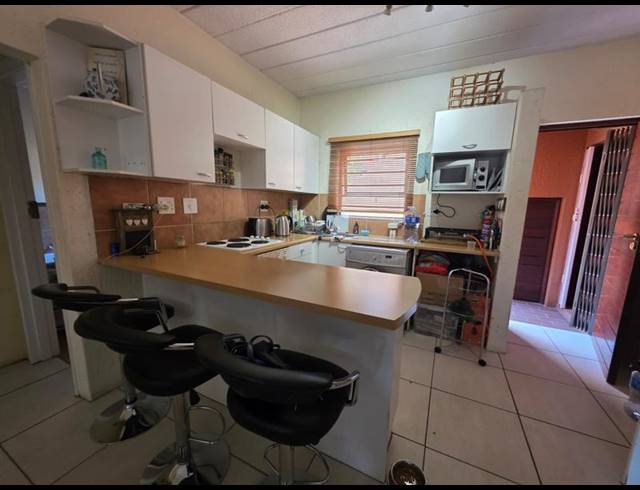 1 BEDROOM APARTMENT FOR SALE IN SUNNINGHILL